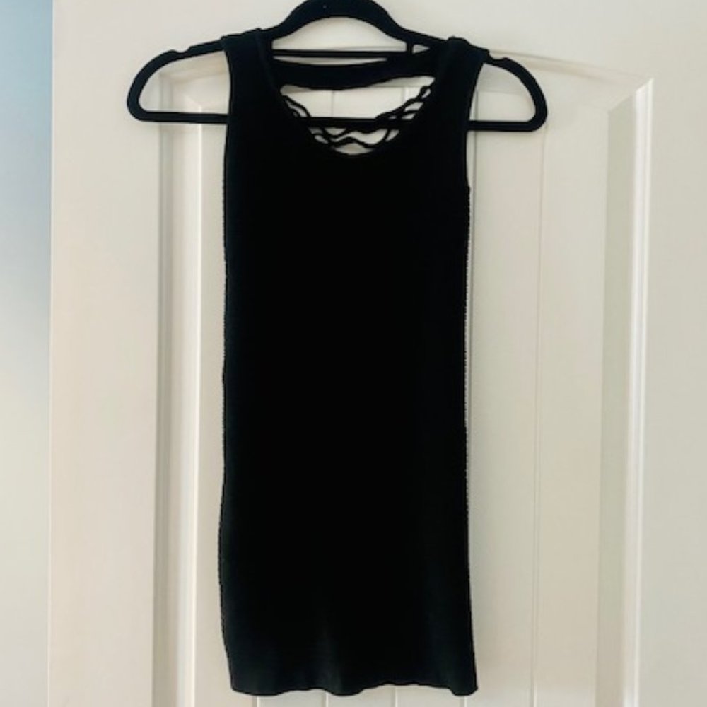 Girls Classic Black Fitted Sleeveless Dress with Ladder Cut-Out in Back, M